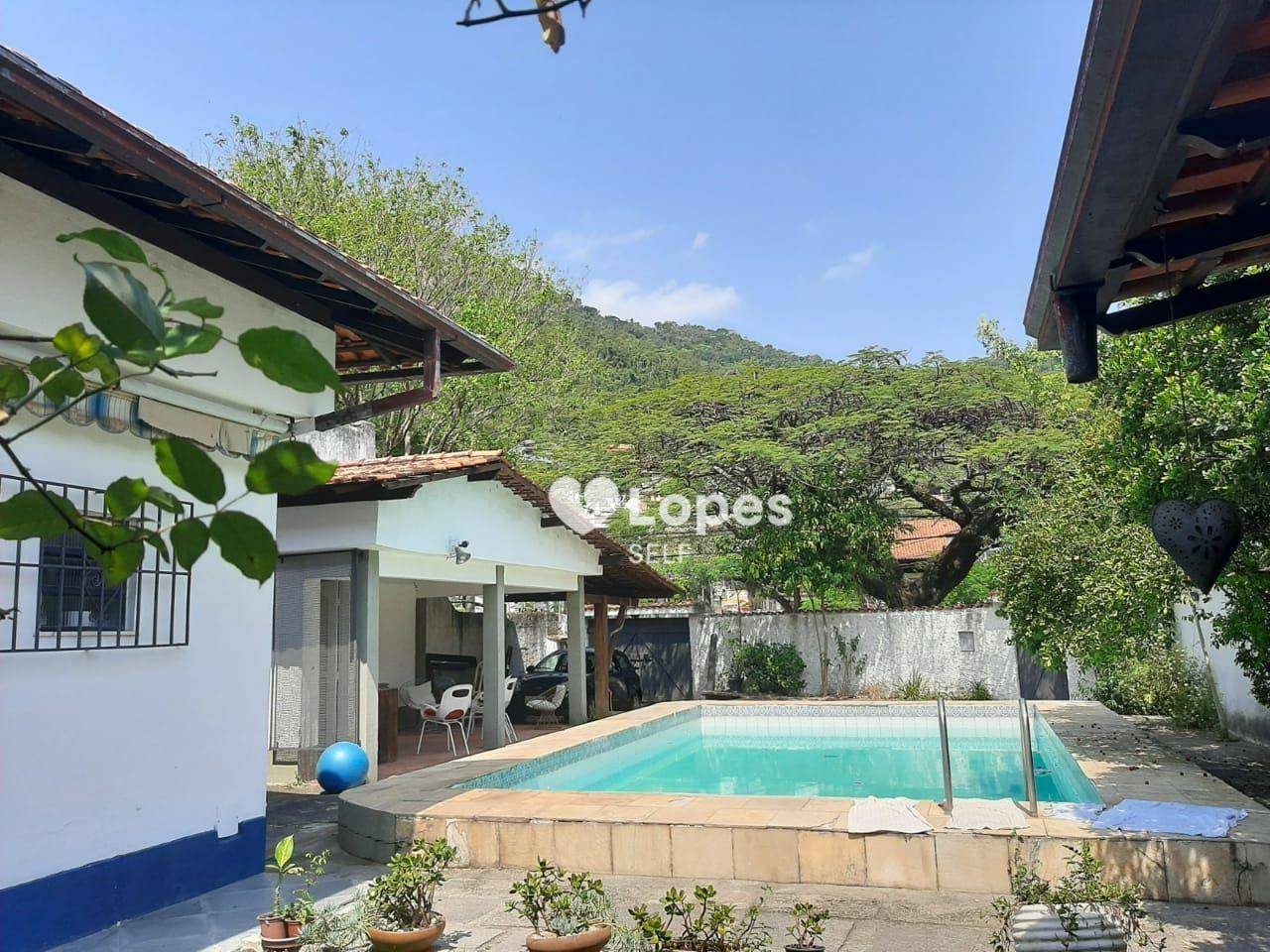 Casa, 3 quartos, 260 m² - Foto 1