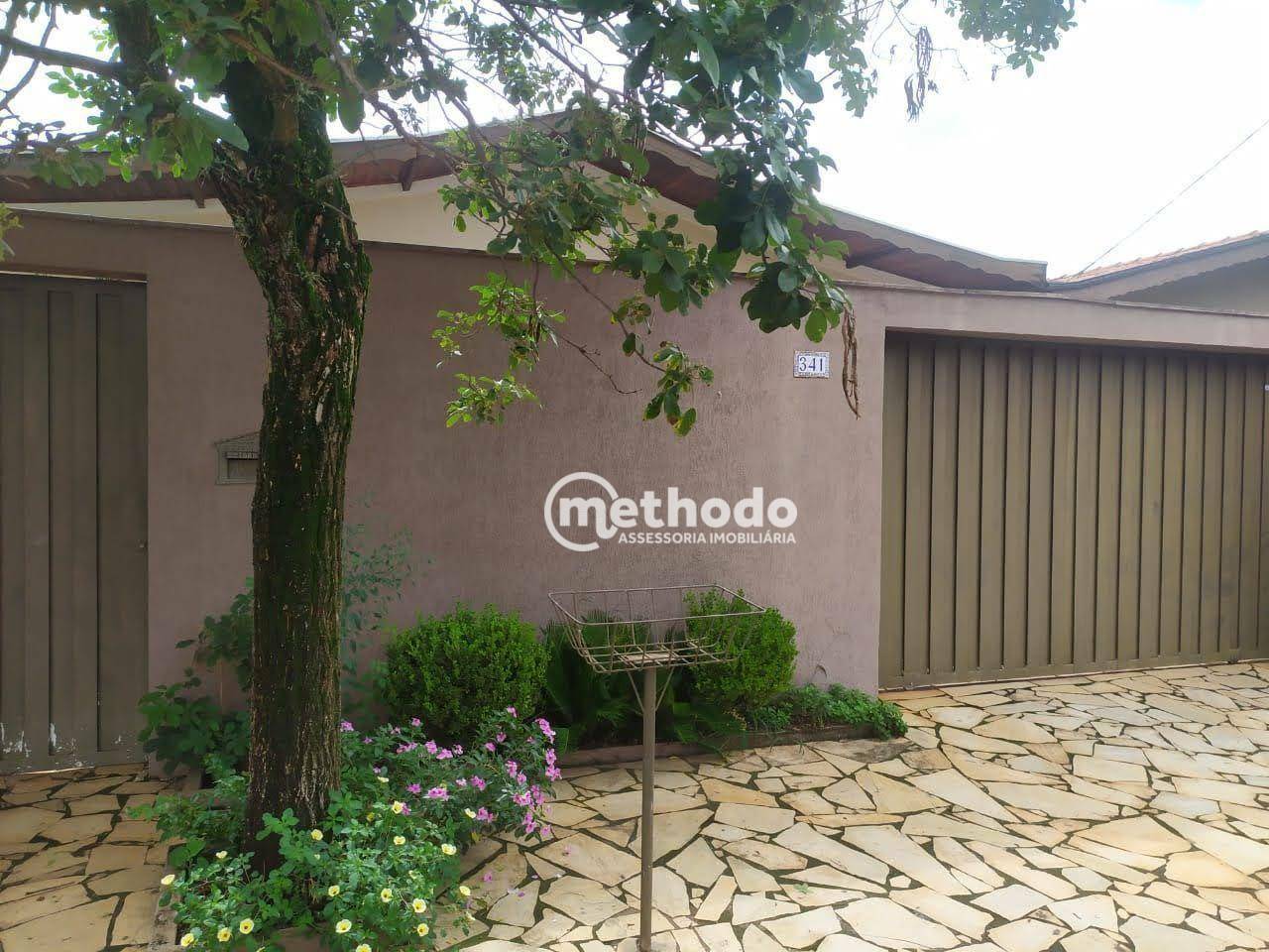 Casa à venda com 4 quartos, 230m² - Foto 2