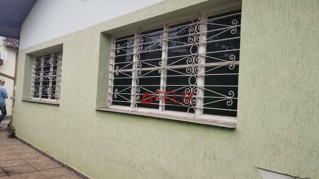 Casa à venda e aluguel com 4 quartos, 262m² - Foto 2