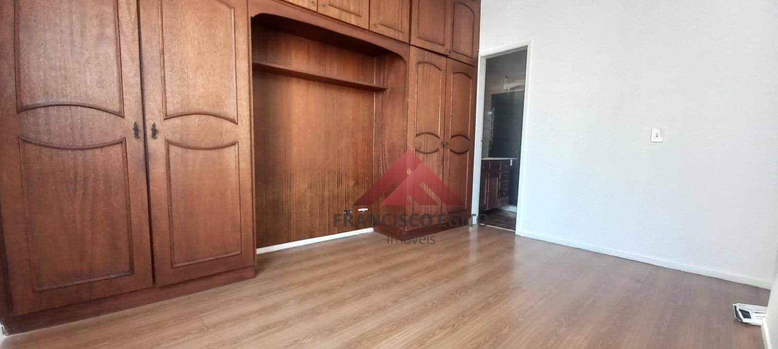 Apartamento à venda com 3 quartos, 140m² - Foto 3