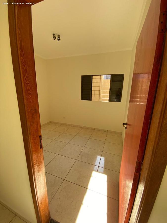 Casa à venda com 3 quartos, 150m² - Foto 3