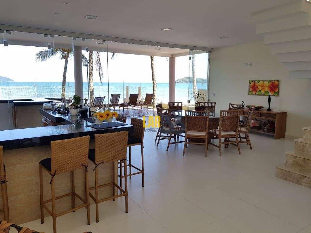 Casa à venda com 4 quartos, 324m² - Foto 1