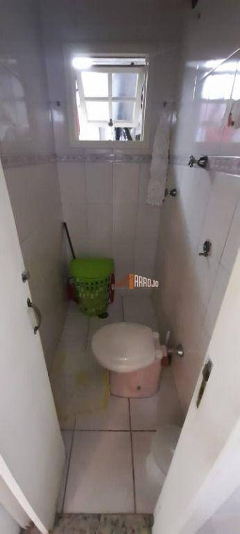 Sobrado à venda com 3 quartos, 198m² - Foto 11