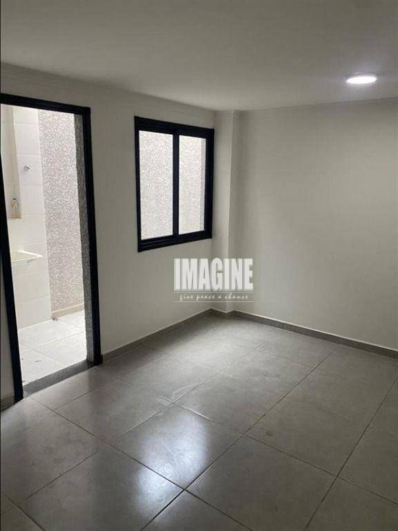 Apartamento à venda com 1 quarto, 34m² - Foto 1