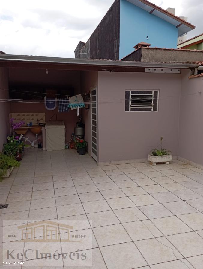 Casa à venda com 2 quartos, 150m² - Foto 17