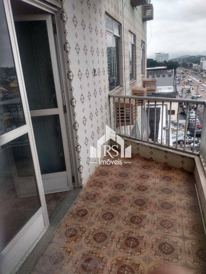 Apartamento à venda com 3 quartos, 140m² - Foto 13