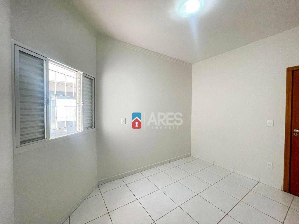 Casa para alugar com 3 quartos, 117m² - Foto 13