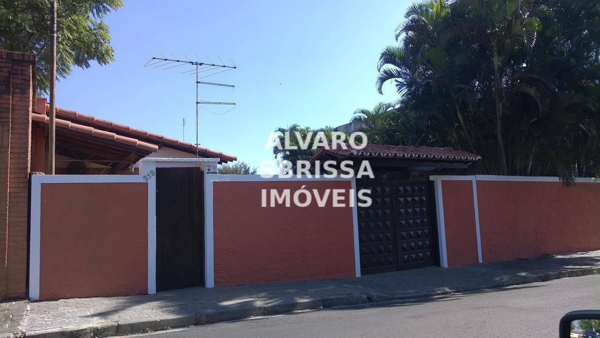 Casa à venda com 3 quartos, 280m² - Foto 2