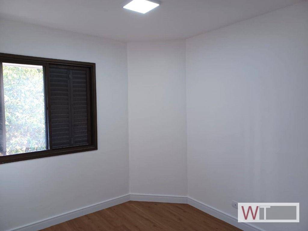 Apartamento para alugar com 3 quartos, 97m² - Foto 12