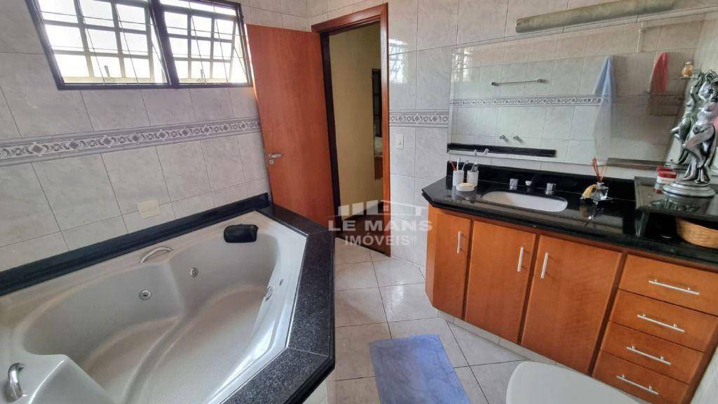 Casa à venda com 3 quartos, 205m² - Foto 22