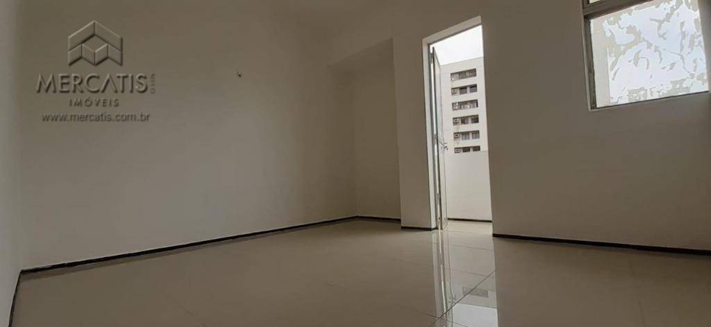 Apartamento à venda com 3 quartos, 100m² - Foto 4