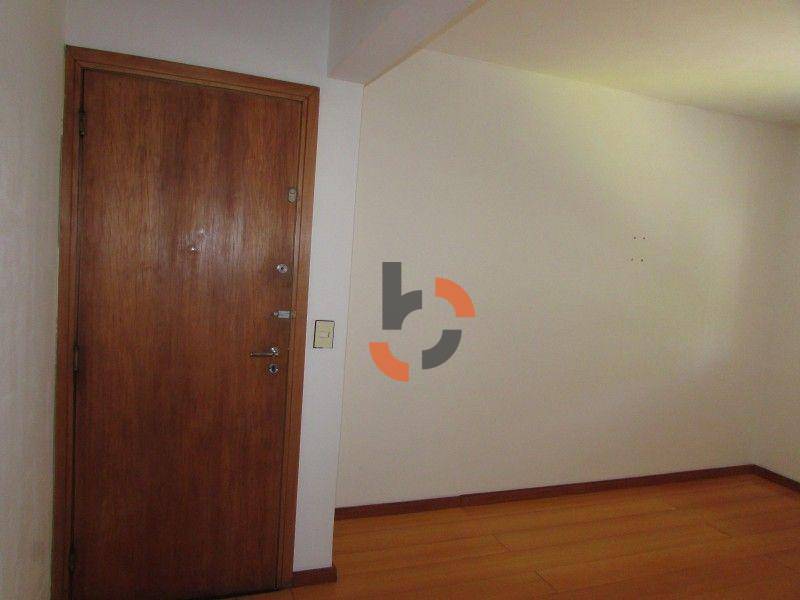 Apartamento à venda com 2 quartos, 63m² - Foto 7