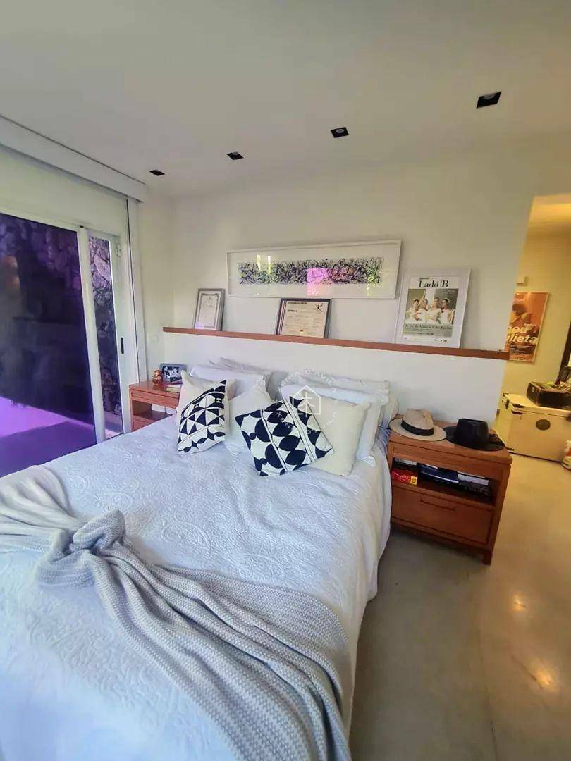 Casa de Condomínio à venda com 4 quartos, 400m² - Foto 15