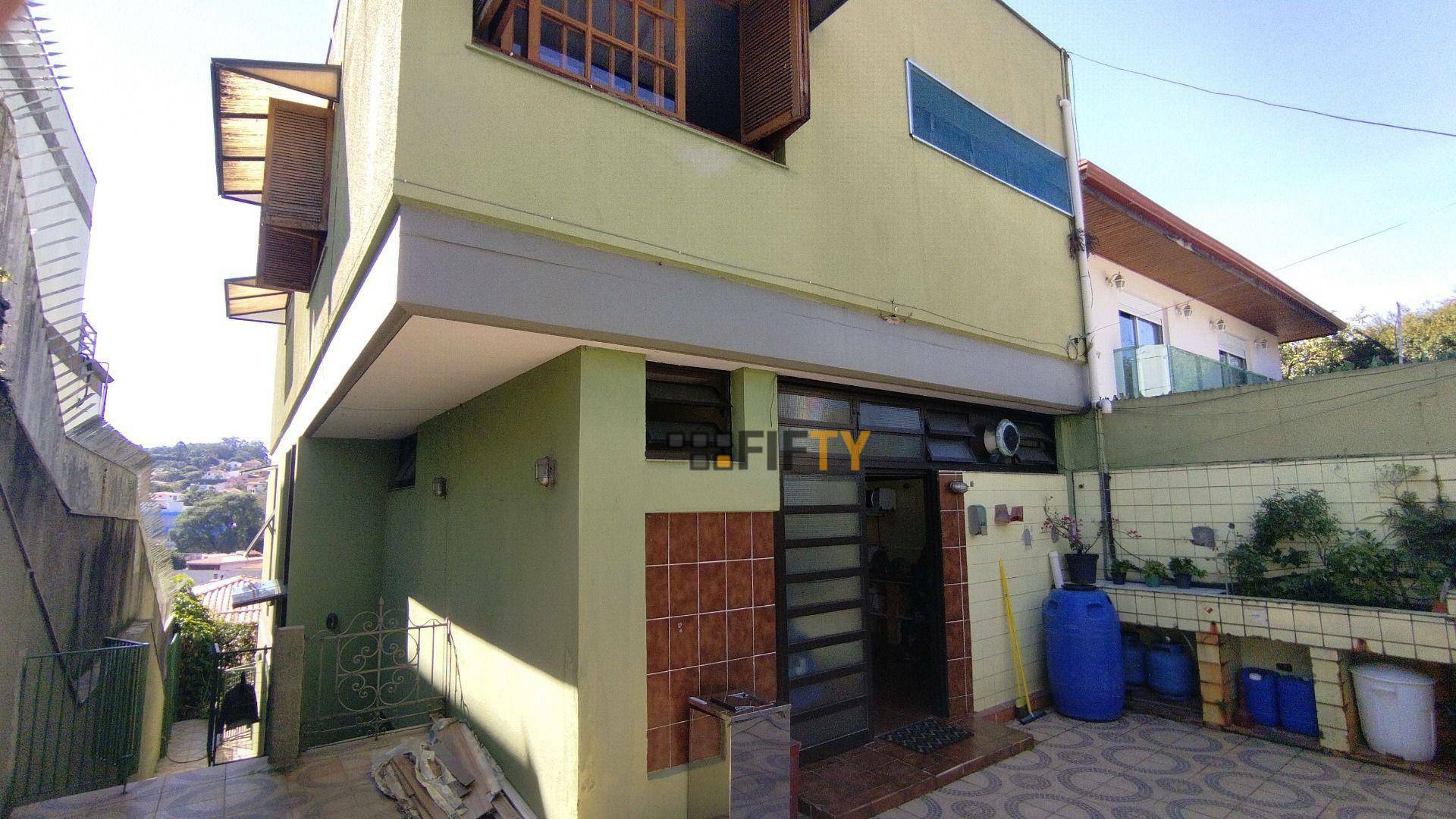 Casa à venda com 3 quartos, 250m² - Foto 2