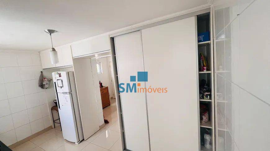 Apartamento à venda com 3 quartos, 216m² - Foto 29