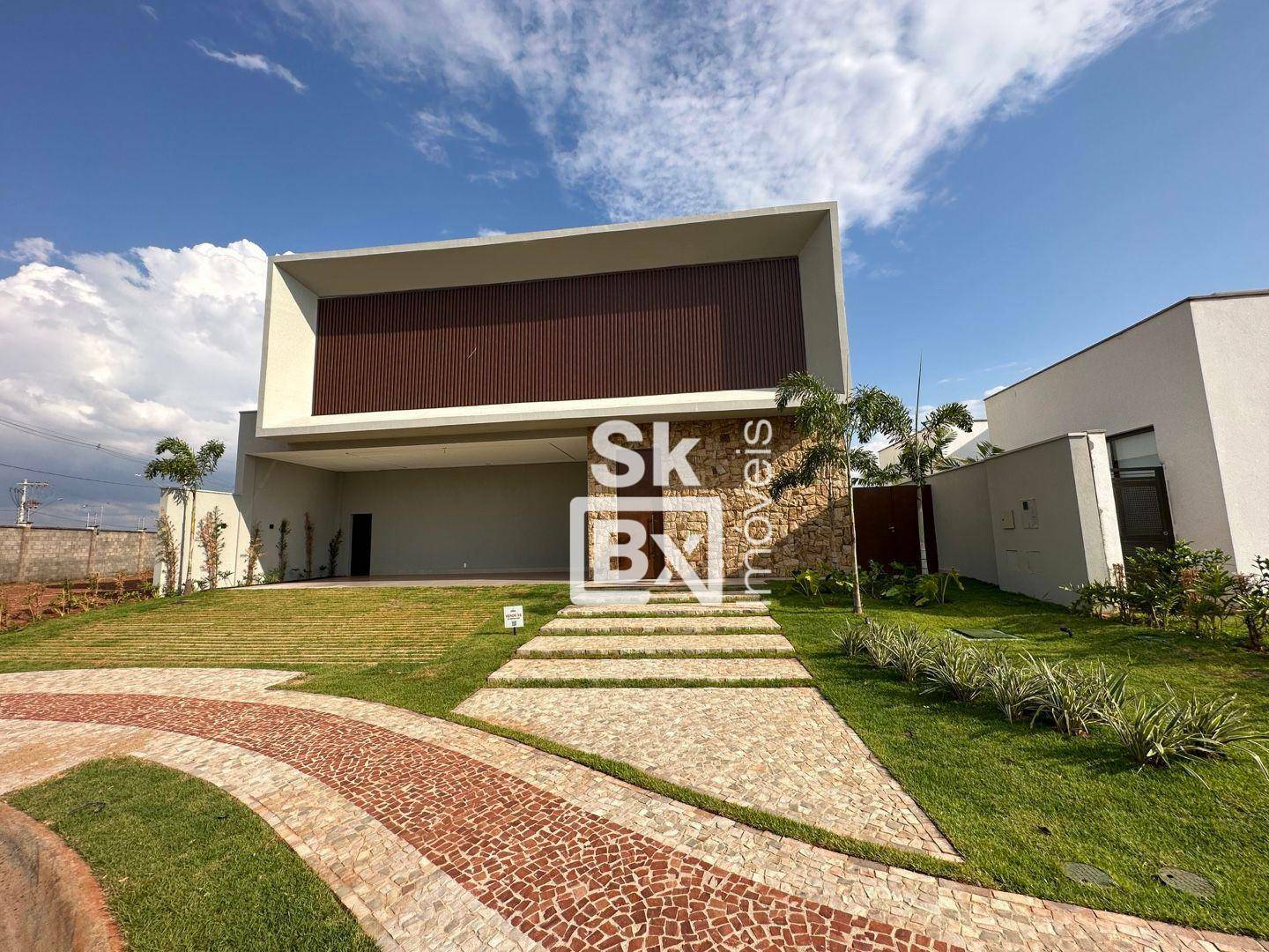 Casa de Condomínio à venda com 4 quartos, 421m² - Foto 1