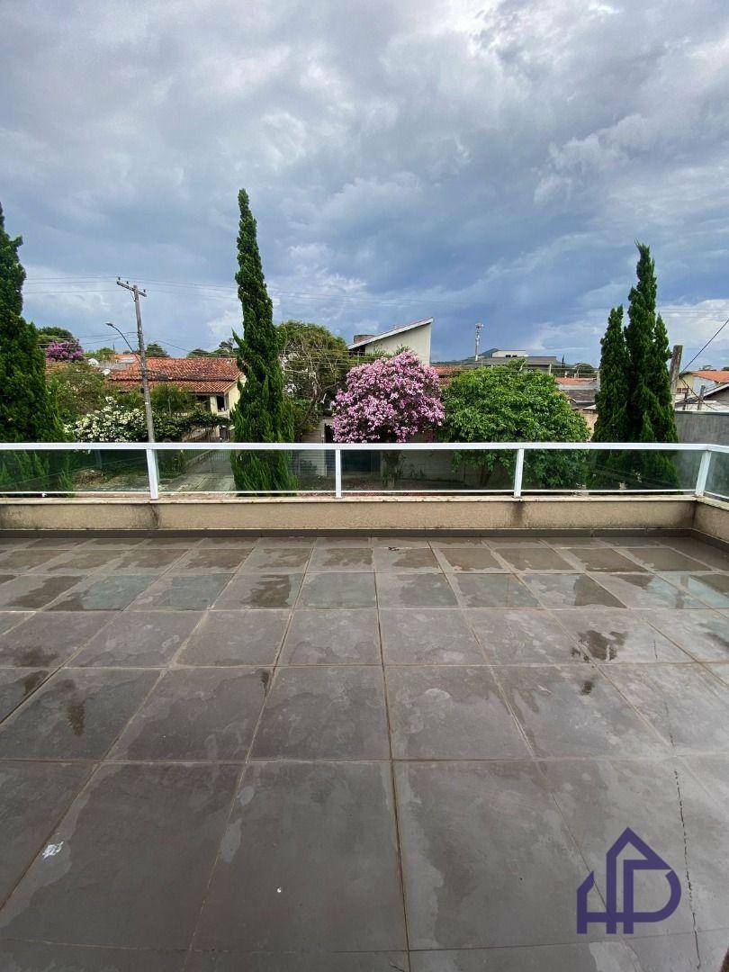 Casa para alugar com 3 quartos, 248m² - Foto 40