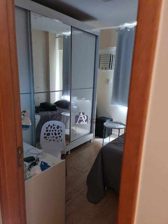 Apartamento à venda com 2 quartos, 60m² - Foto 4