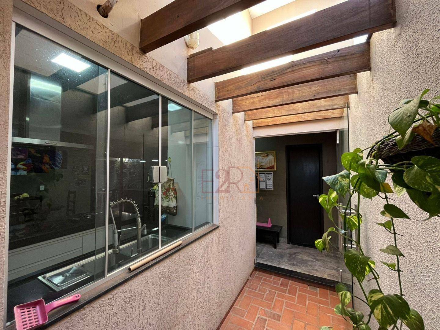 Casa à venda com 3 quartos, 190m² - Foto 11