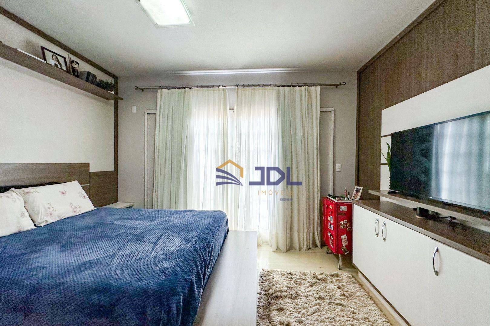 Casa à venda com 5 quartos, 300m² - Foto 16