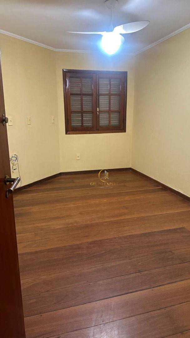 Sobrado à venda com 6 quartos, 240m² - Foto 11