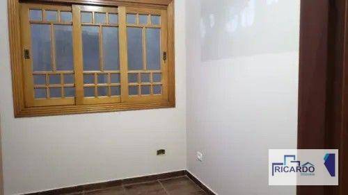 Sobrado à venda com 2 quartos, 192m² - Foto 4