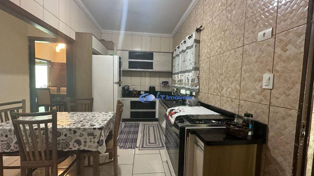 Casa à venda com 3 quartos, 139m² - Foto 14