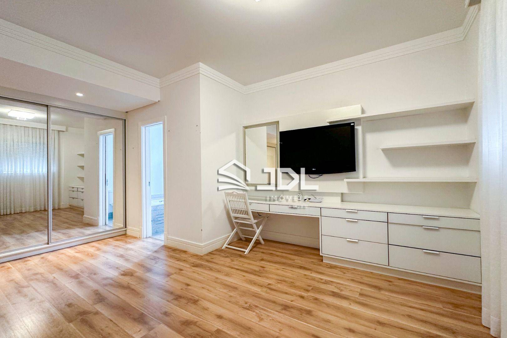 Apartamento à venda com 3 quartos, 176m² - Foto 17