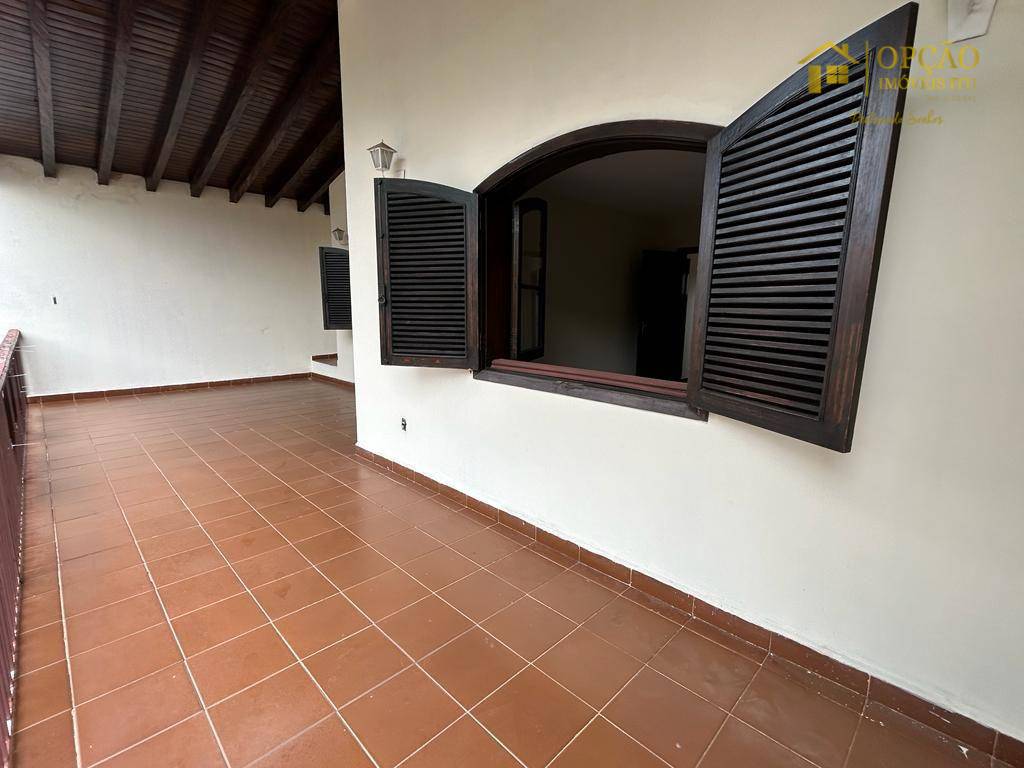 Casa à venda com 3 quartos, 337m² - Foto 15