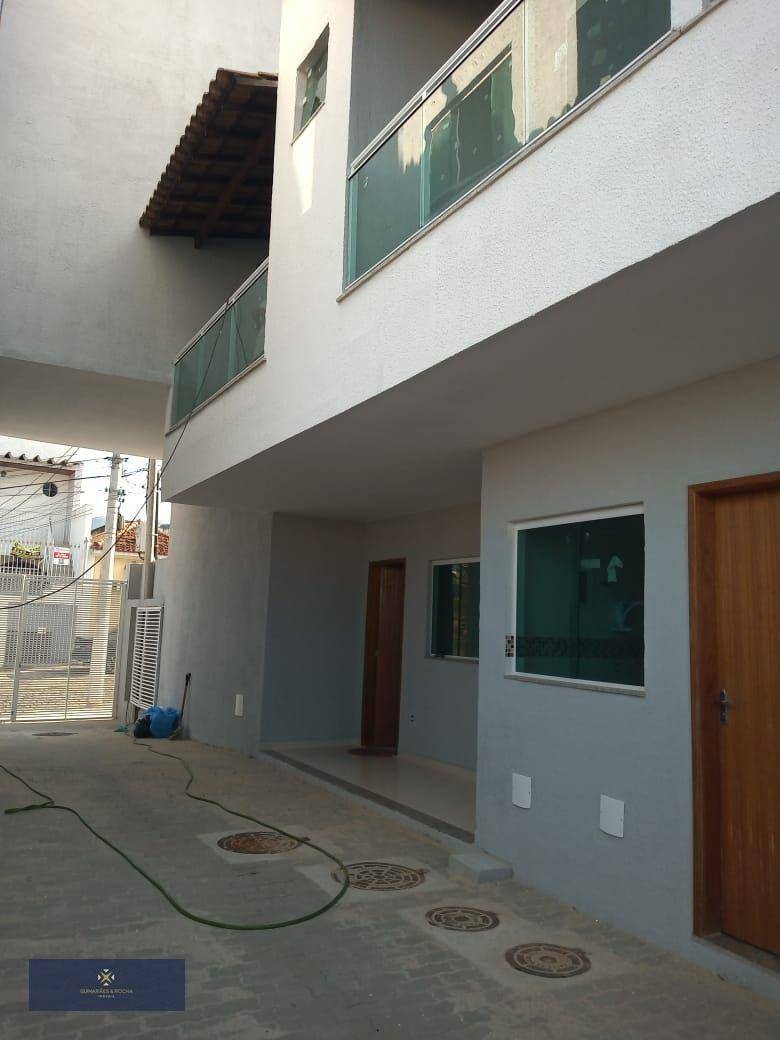 Casa à venda com 3 quartos, 110m² - Foto 1