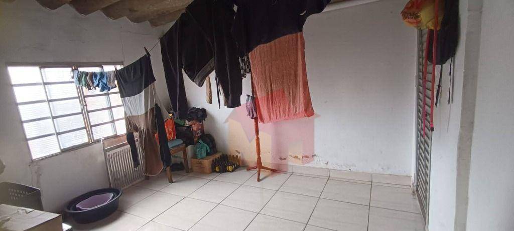 Casa à venda com 5 quartos, 100m² - Foto 13