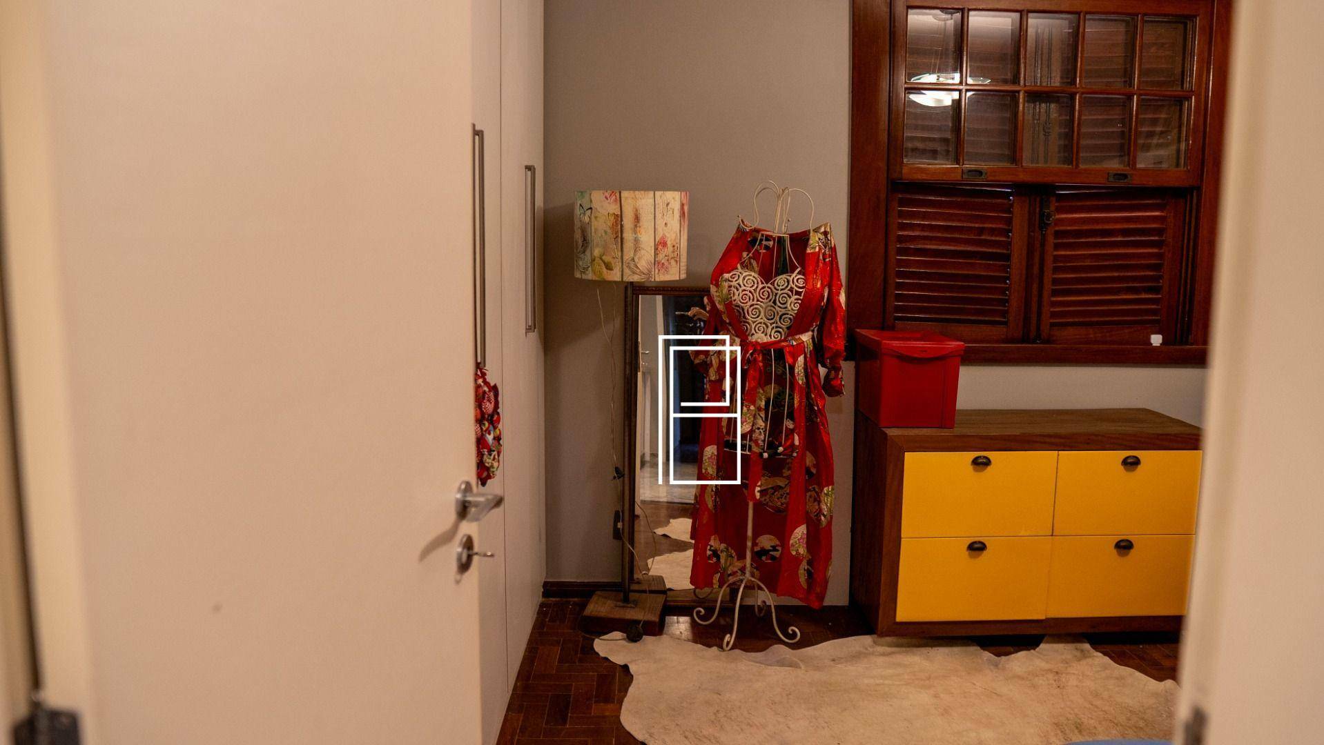 Casa à venda com 4 quartos, 300m² - Foto 31