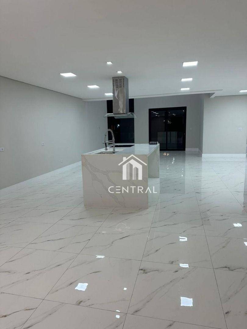 Casa à venda com 3 quartos, 382m² - Foto 2