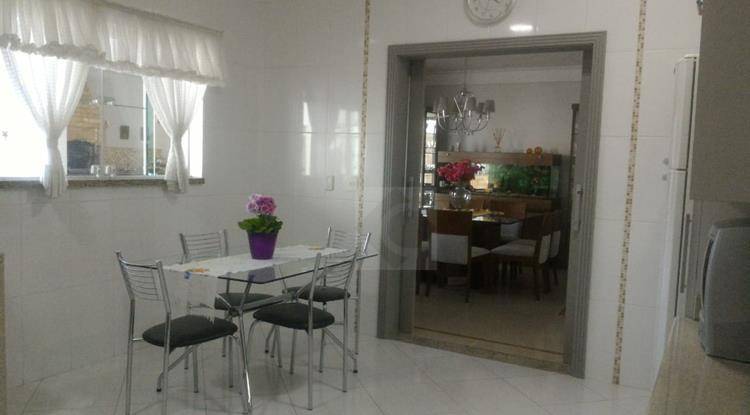 Casa de Condomínio à venda com 4 quartos, 330m² - Foto 26