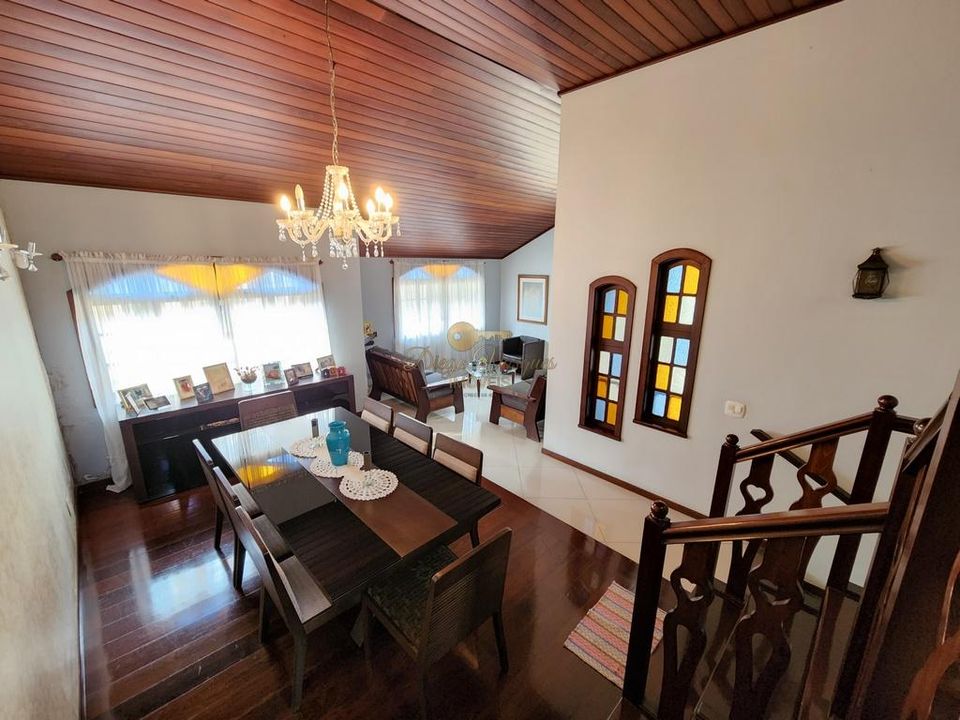 Casa à venda com 3 quartos, 300m² - Foto 8