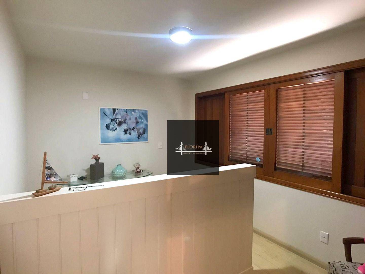 Casa à venda com 4 quartos, 325m² - Foto 42