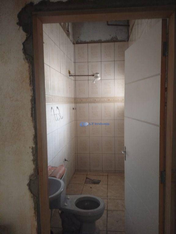 Casa à venda com 1 quarto, 142m² - Foto 4