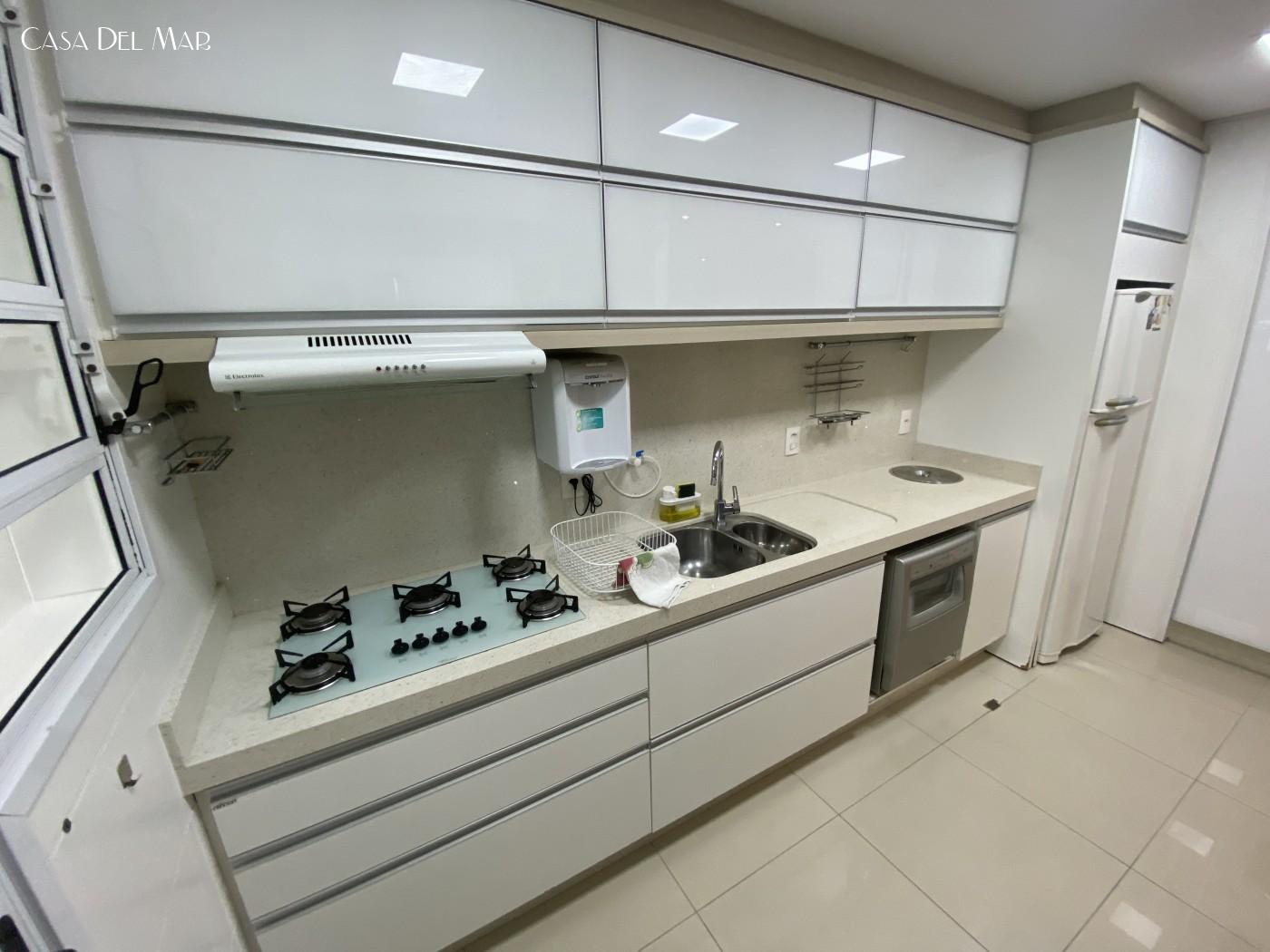 Apartamento à venda com 3 quartos, 135m² - Foto 23