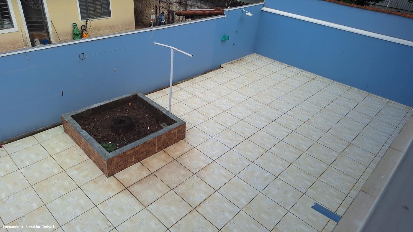 Casa para alugar com 3 quartos, 300m² - Foto 11