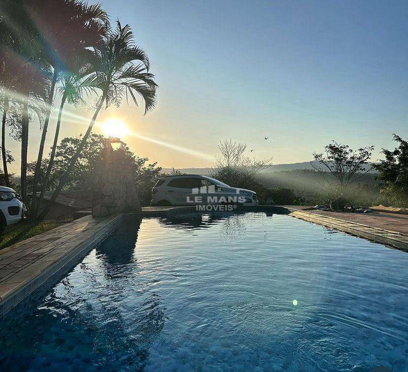 Chácara à venda e aluguel com 4 quartos, 300m² - Foto 1