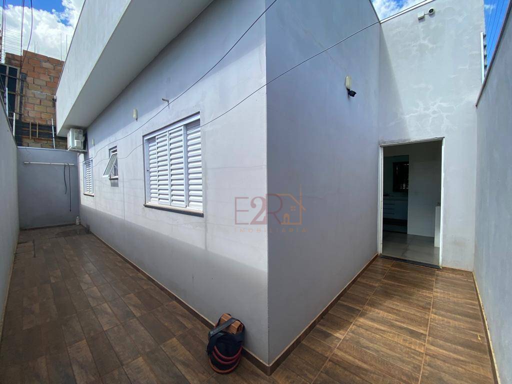 Casa à venda com 2 quartos, 79m² - Foto 17