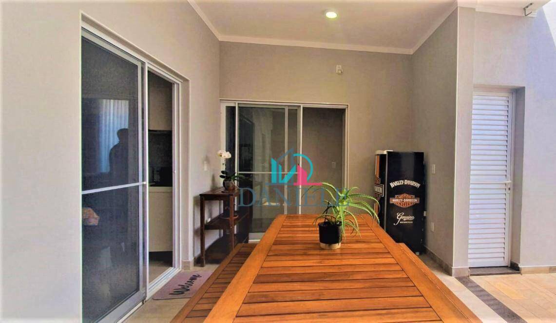 Casa à venda com 3 quartos, 177m² - Foto 4