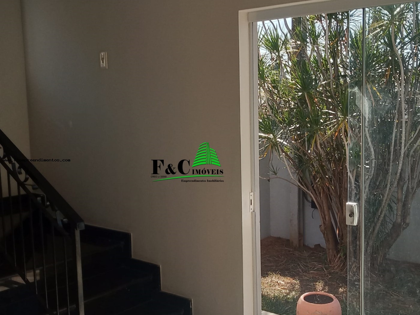 Casa de Condomínio para alugar com 3 quartos, 300m² - Foto 13
