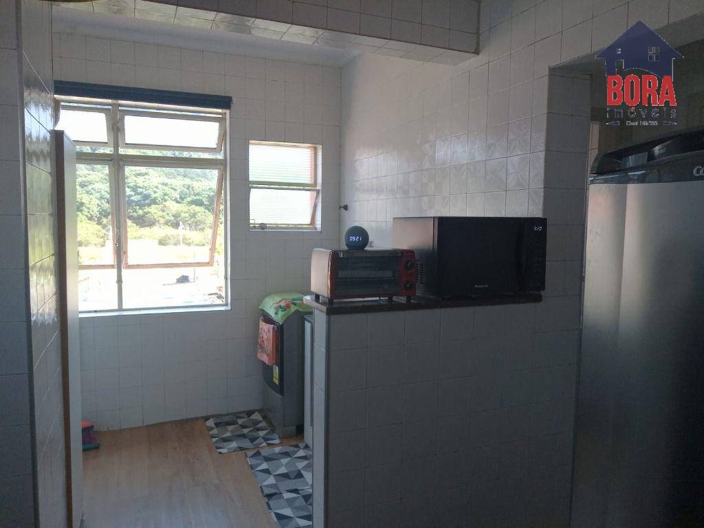 Apartamento à venda com 2 quartos, 75m² - Foto 1