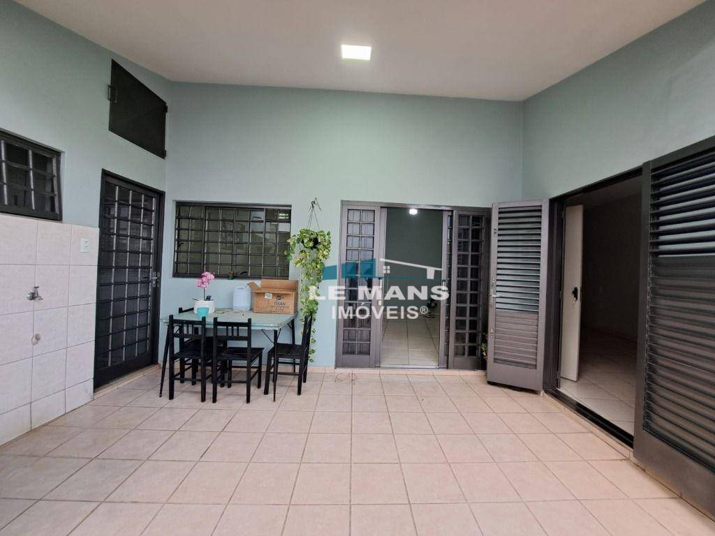 Casa à venda com 4 quartos, 250m² - Foto 19