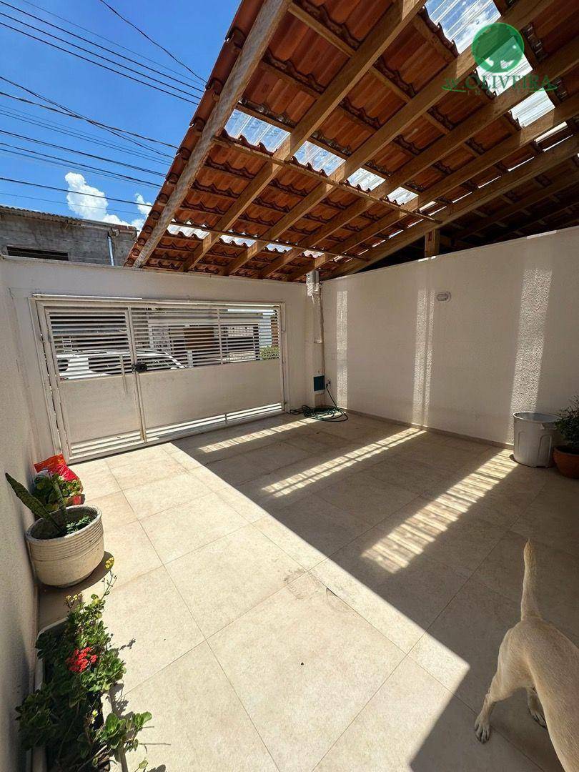 Casa à venda com 2 quartos, 52m² - Foto 1