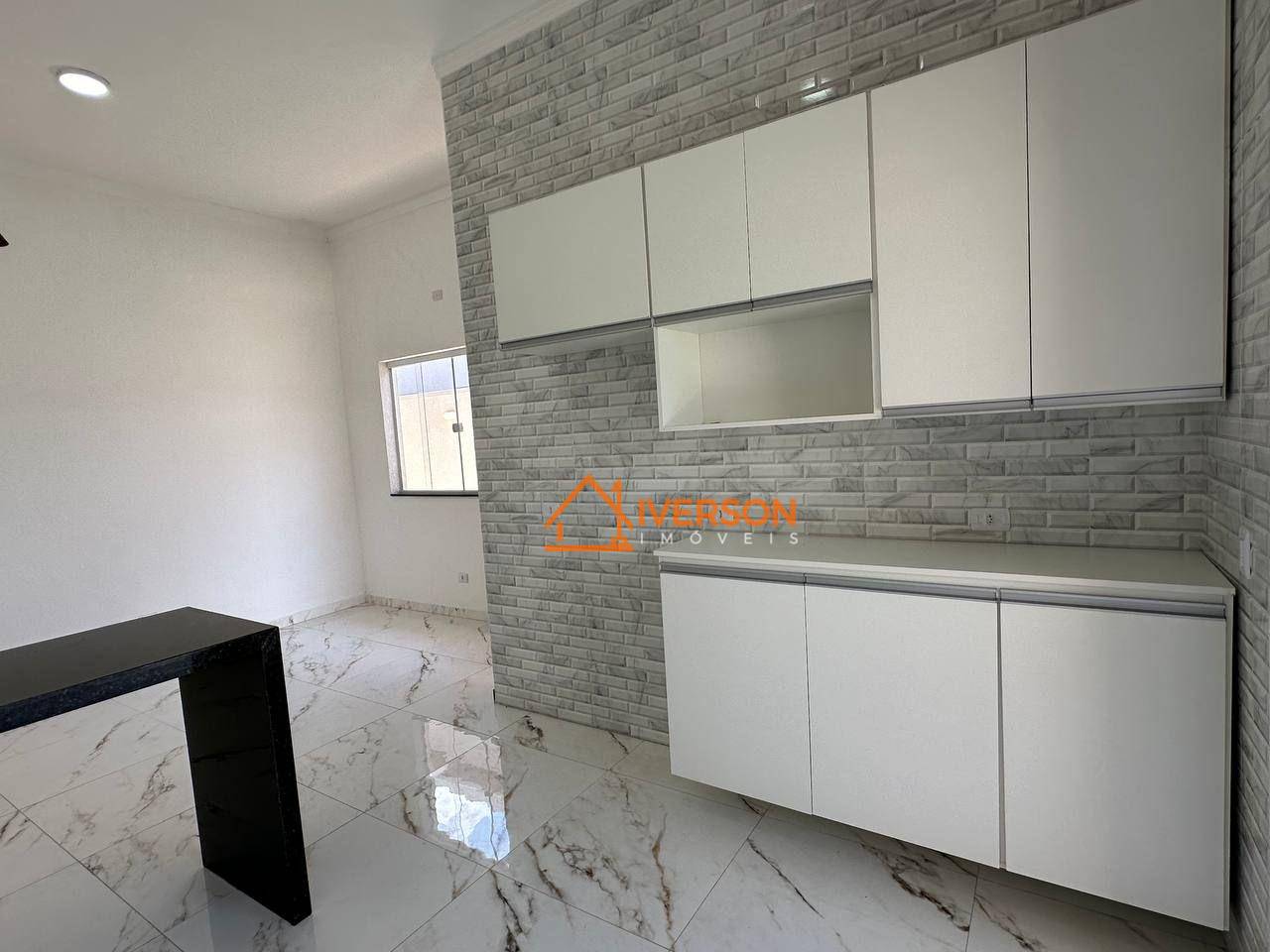 Casa à venda com 2 quartos, 82m² - Foto 2