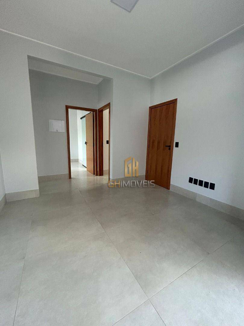 Casa à venda com 3 quartos, 143m² - Foto 1