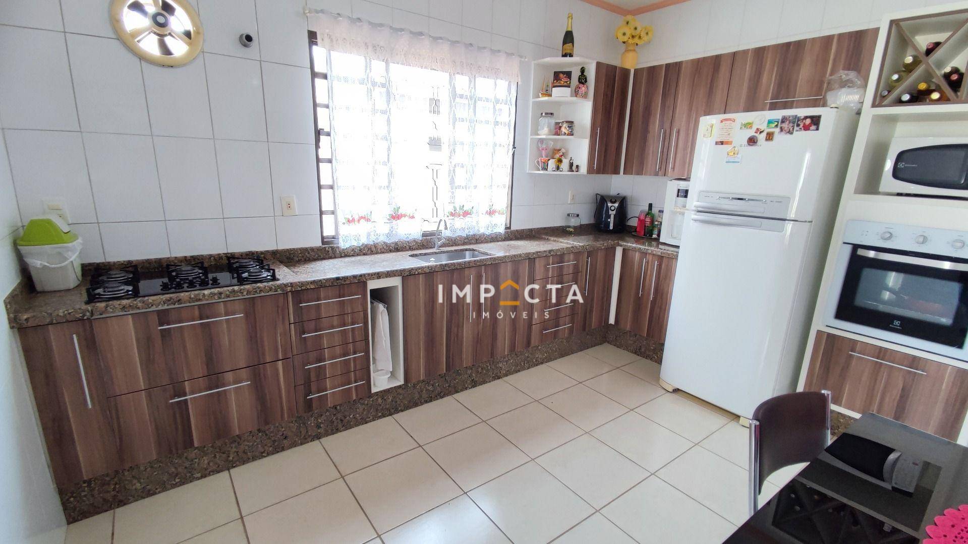 Casa à venda com 3 quartos, 158m² - Foto 4