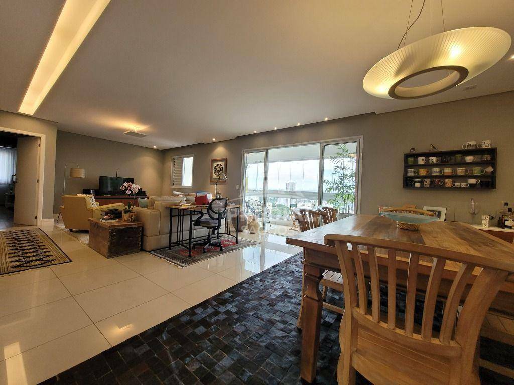 Apartamento à venda com 3 quartos, 144m² - Foto 1